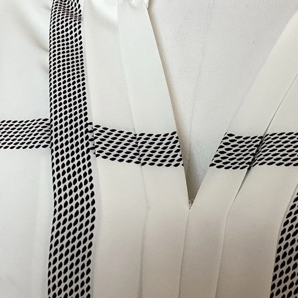 41 Hawthorn White and Black Boxy Blouse with Mandarin Collar - Picture 3 of 11